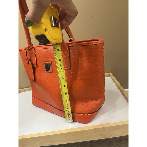 Dooney Bourke Russel Orange Embossed Logo Retro GRAFICA Graffiti Large - Picture 16 of 16